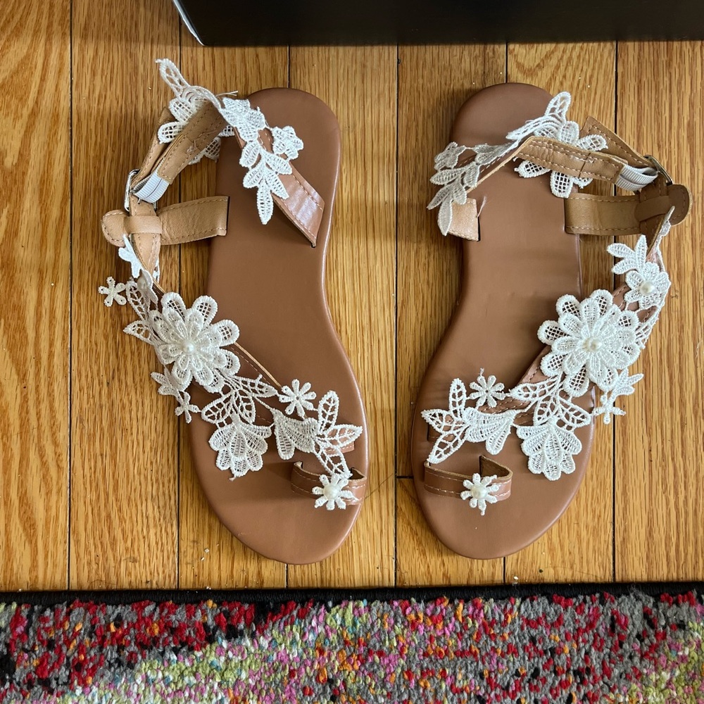 Elegant Floral Lace Sandals